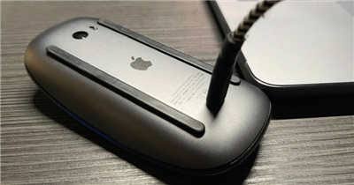 新 iMac 发表后， Apple 仍未改变 Magic Mouse 底部充电接口的位置