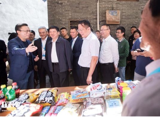 支付宝码商集市打造成全国首个“网红庙会”，福州市长点赞数字建设