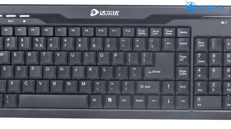 电脑开机黑屏显示英文字母
