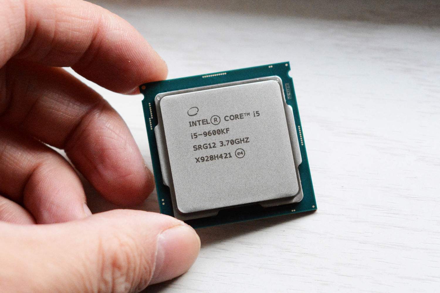 i5 9600kf配什么主板