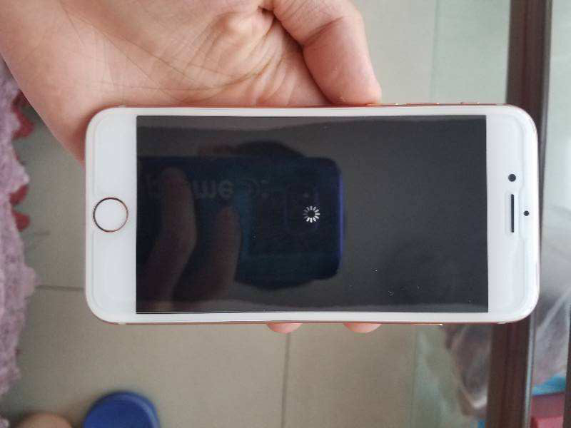 iphone8无限转圈黑屏(1)