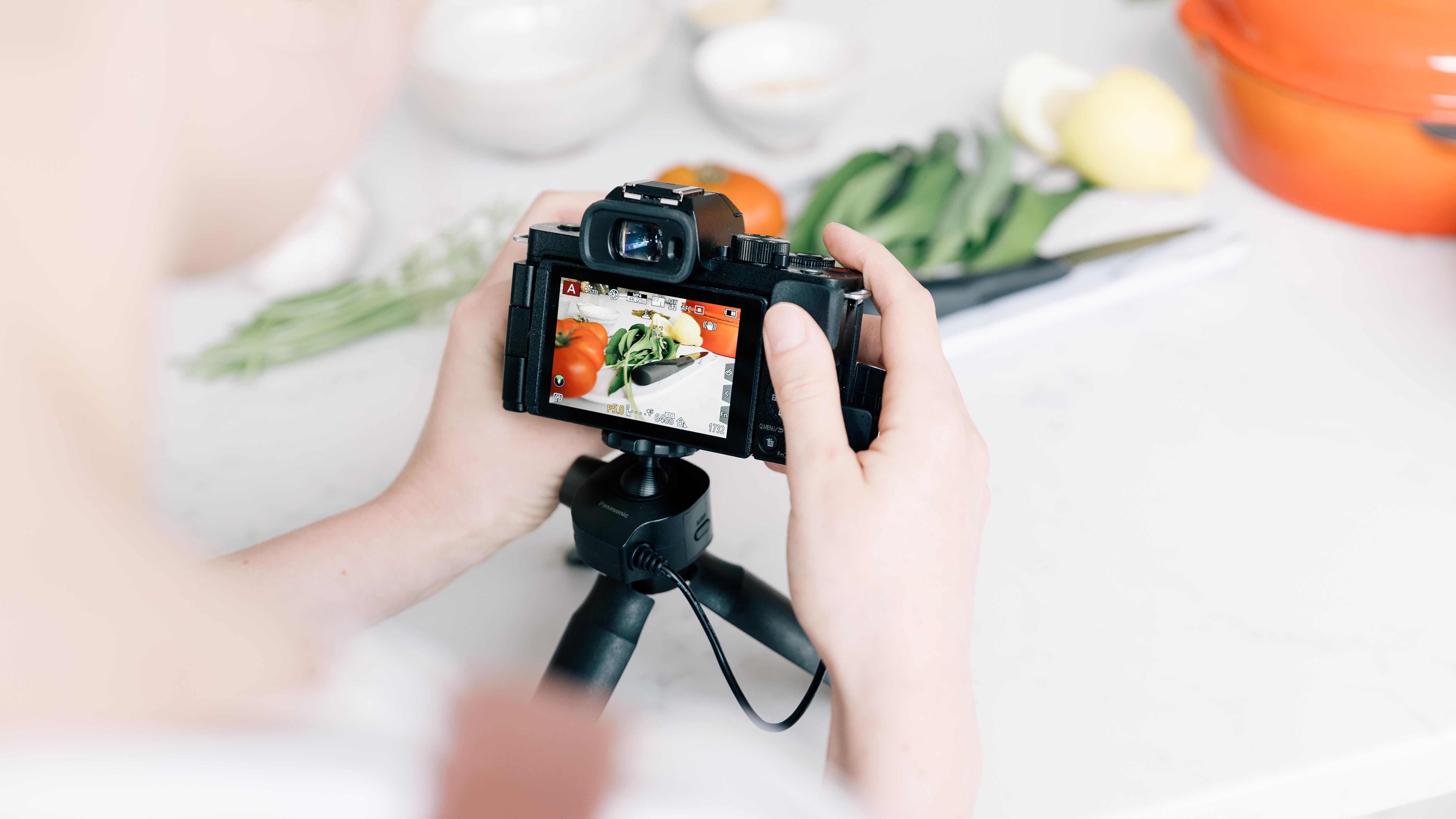 松下通过Lumix G100摄像机瞄准视频记录器(2)