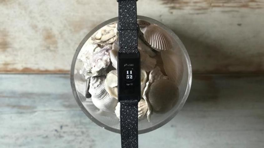 Fitbit Charge 4添加了动态GPS“智能唤醒”警报