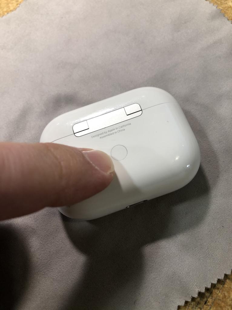 如何将AirPods连接到iPhone(15)