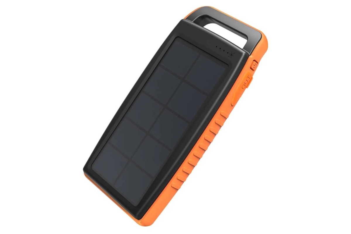 RavPower的太阳能银行可为手机充电