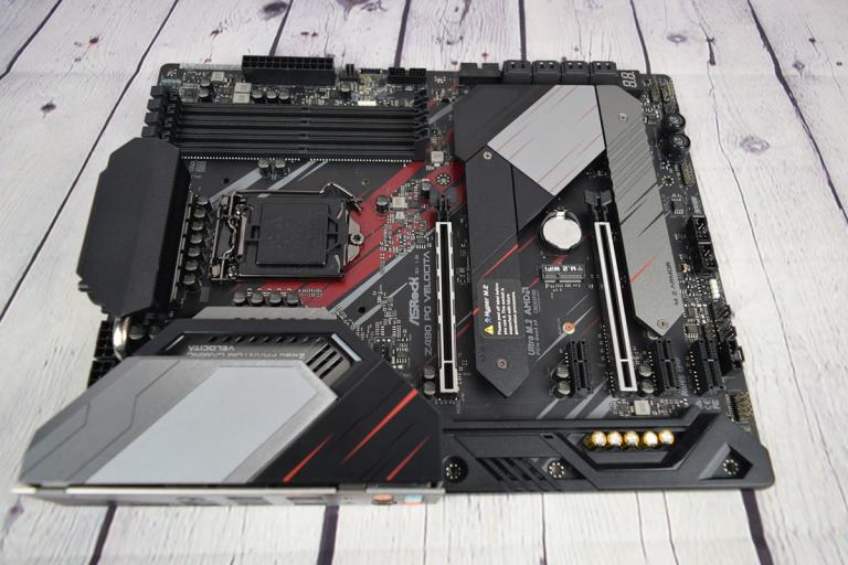 华擎科技Z490 Phantom Gaming Velocita评测(4)