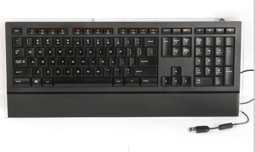 键盘连接主机哪个位置