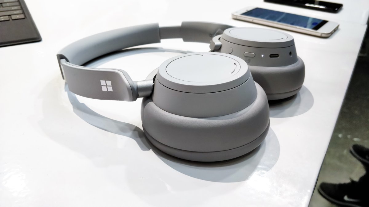 微软将从Harman Kardon Invoke和Surface耳机中删除Cortana(2)