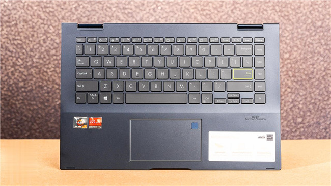 华硕VivoBook Flip 14可转换笔记本电脑评测(4)
