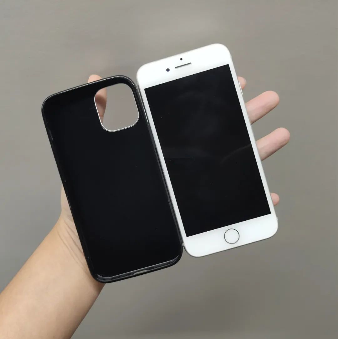 苹果iPhone 12系列正式更名为iPhone 12 mini(1)