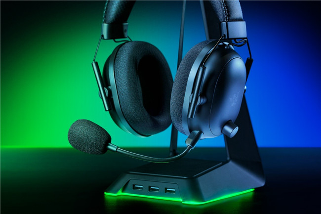 Razer BlackShark V2 Pro无线游戏耳机评测(1)