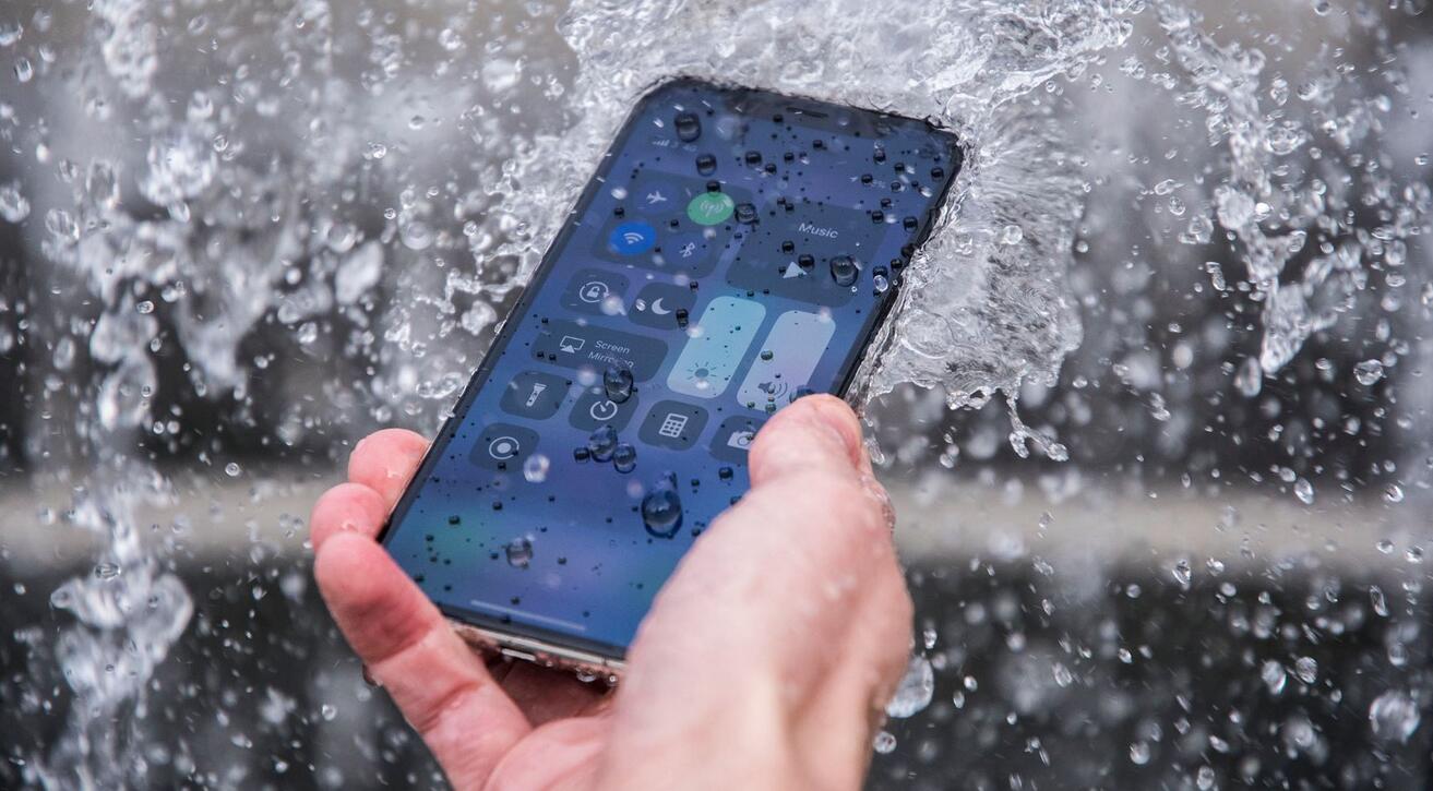 手机进水后屏幕有条纹(1)