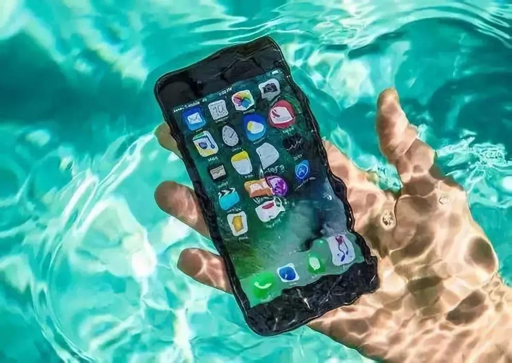 手机掉水里了怎么处理