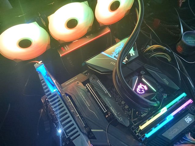 龙魂 AIO 水冷登场 MSI MAG CoreLiquid 360R AIO 水冷(18)