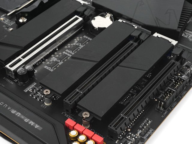GIGABYTE B550 AORUS MASTER 主机板
