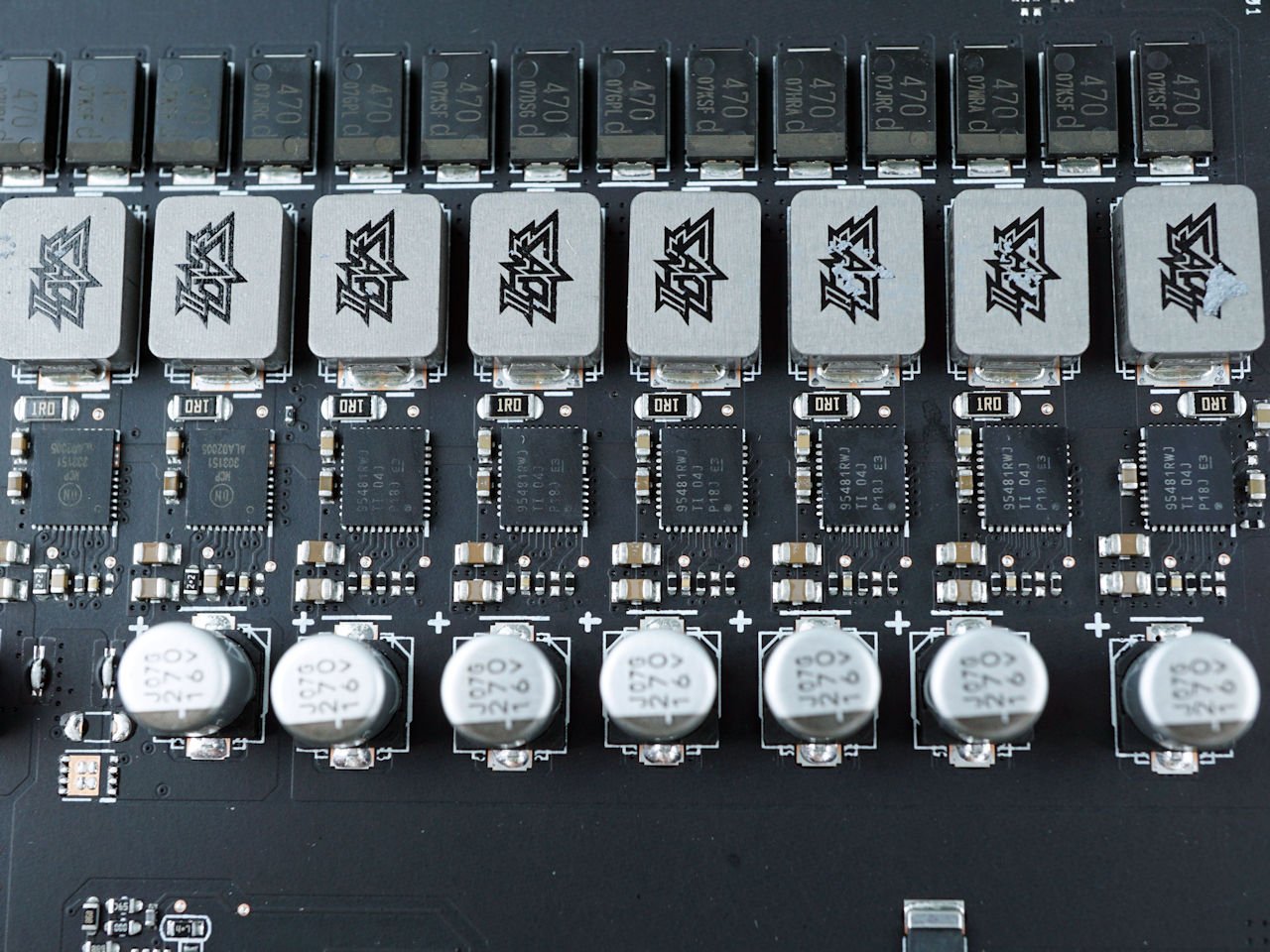 不愧是 RTX 3070 卡皇 !! ASUS ROG STRIX GeForce RTX 3070 OC(4)