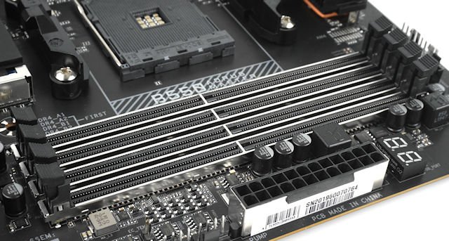 GIGABYTE B550 AORUS MASTER 主机板