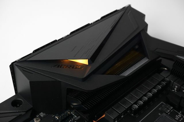 GIGABYTE B550 AORUS MASTER 主机板