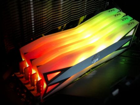 特挑 B-Die 、CL14 低延迟 !! XPG Spectrix D60G D4-3600 C14 16GB Kit