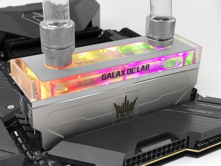 值得珍藏 !! 全球限量 50 套  Galax HOF OC Lab D4-4400 C19 16GB 记忆体