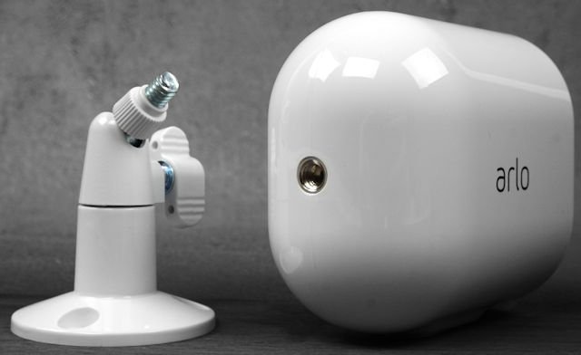 AI 影像分析、彩色夜视 Arlo Pro 3 2K HDR 无线摄录机(12)