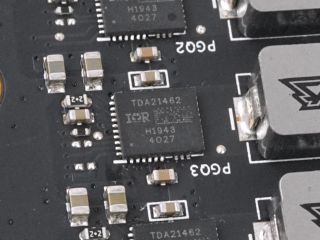 极致散热、11 + 3 相供电 ASUS ROG Strix RX 5600 XT O6G Gaming(8)