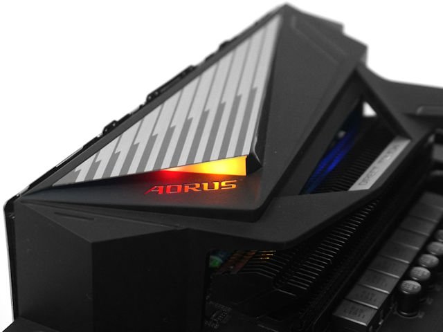 GIGABYTE X570 AORUS MASTER 电竞主机板(35)