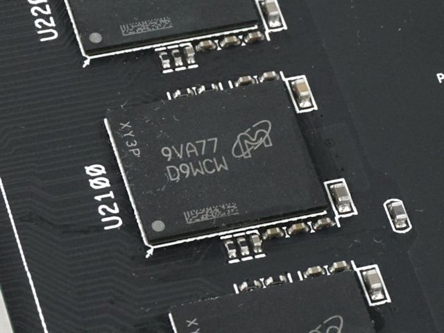 极致散热、11 + 3 相供电 ASUS ROG Strix RX 5600 XT O6G Gaming(12)