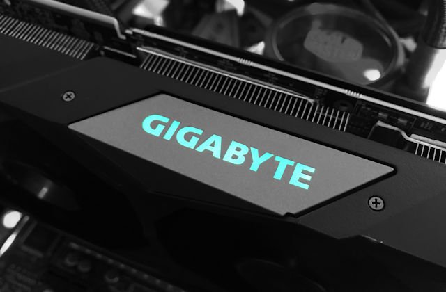 WindForce 三风扇散热器 GIGABYTE Radeon RX 5600 XT Gaming OC(12)