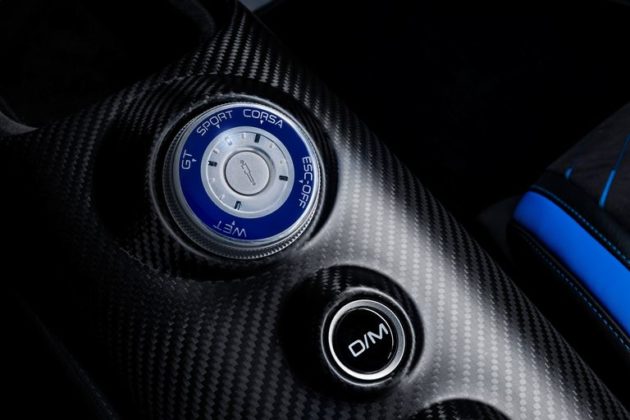 Maserati 超跑 MC20，自家V6引擎 630匹 2.9秒破百(5)