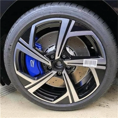 全新 VW Golf R 真车曝光，比 Audi S3 动力更强(1)