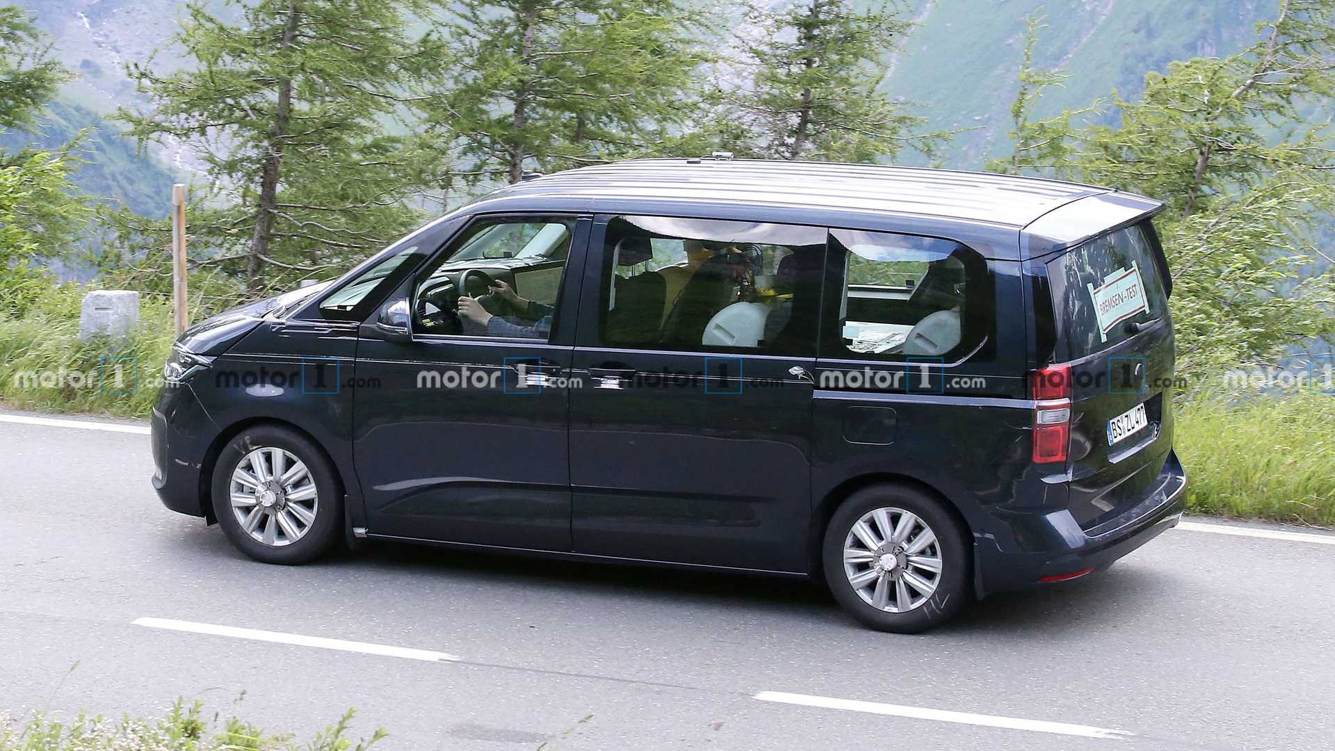 VW Transporter T7 路试照，MQB 双 A柱 设计(1)