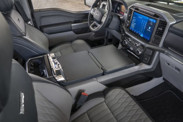 Ford 新黑科技农夫车 F-150，支援「解放双手」(19)