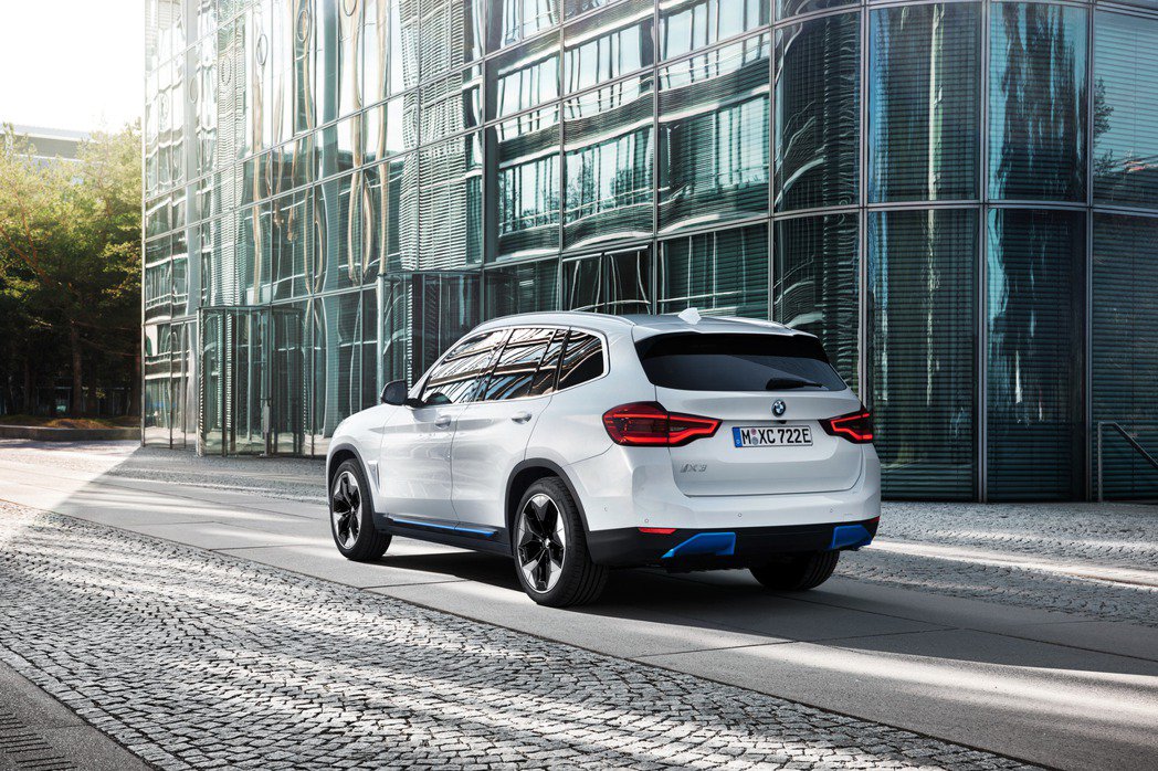 BMW 首部纯电 SUV iX3 发布，由中国生产再出口(2)