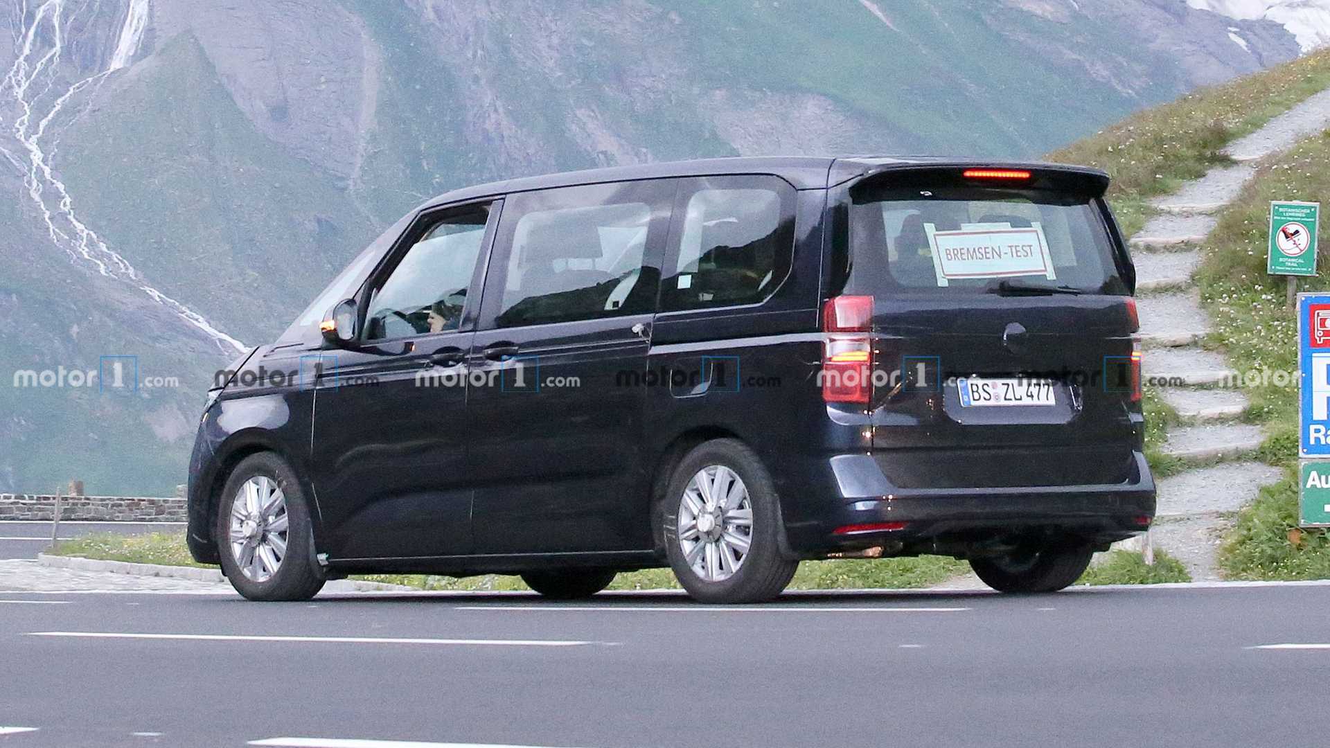 VW Transporter T7 路试照，MQB 双 A柱 设计(6)