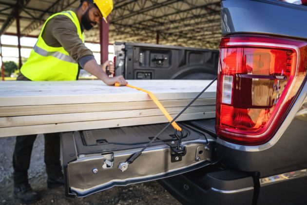 Ford 新黑科技农夫车 F-150，支援「解放双手」(14)