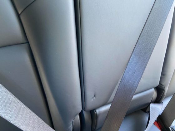 Tesla Model Y 再出品质问题，为赶工各种甩漏吓死车主(5)