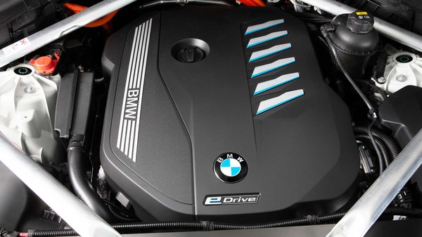 BMW 2021款 X5 xDrive45e，狂暴的 Plug-In Hybrid SUV(3)