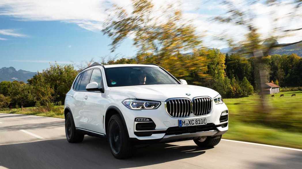 BMW 2021款 X5 xDrive45e，狂暴的 Plug-In Hybrid SUV(1)