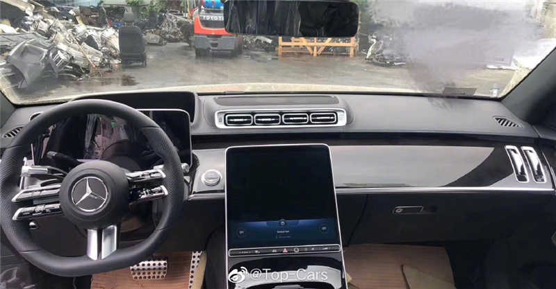 全新 Benz S Class 实车曝光，中控内内饰表露无遗(4)