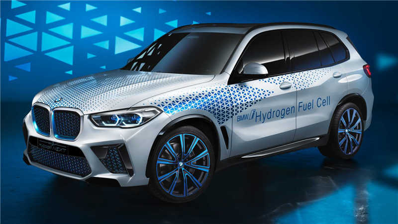 宝马 i Hydrogen NEXT 氢燃料电池车：4分钟充满、370匹马力(2)