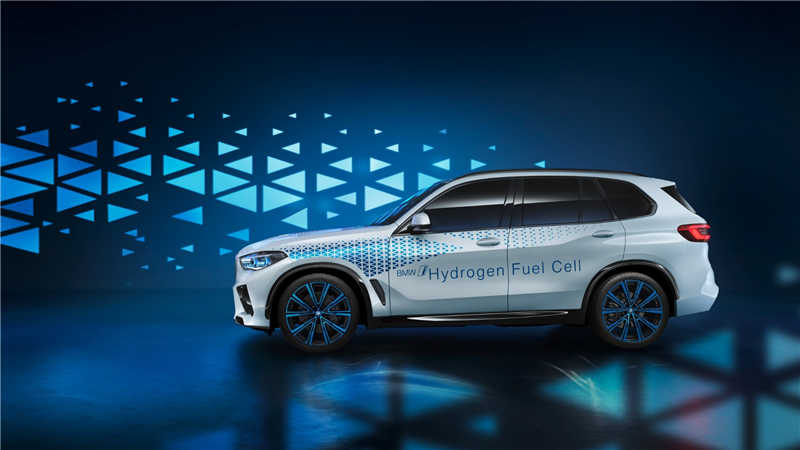 宝马 i Hydrogen NEXT 氢燃料电池车：4分钟充满、370匹马力(1)