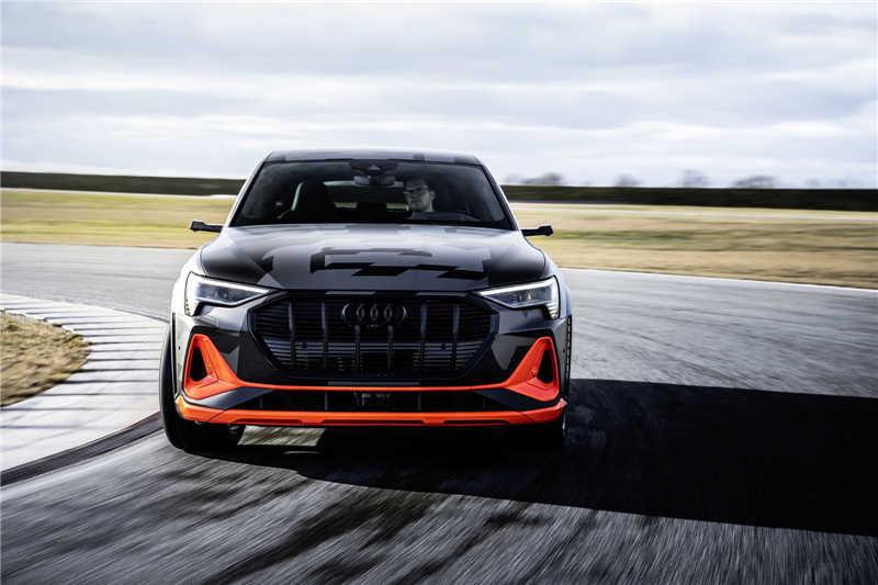 Audi 发布 E-Tron S 系列，4.3秒破百(4)