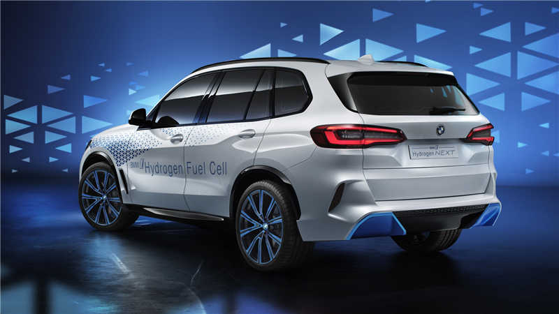 宝马 i Hydrogen NEXT 氢燃料电池车：4分钟充满、370匹马力(3)
