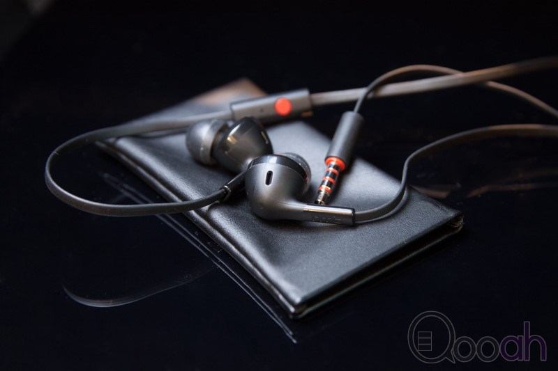 影音专家都话正 : 抢先试 HTC Pro Studio 双驱动陶瓷耳机(1)