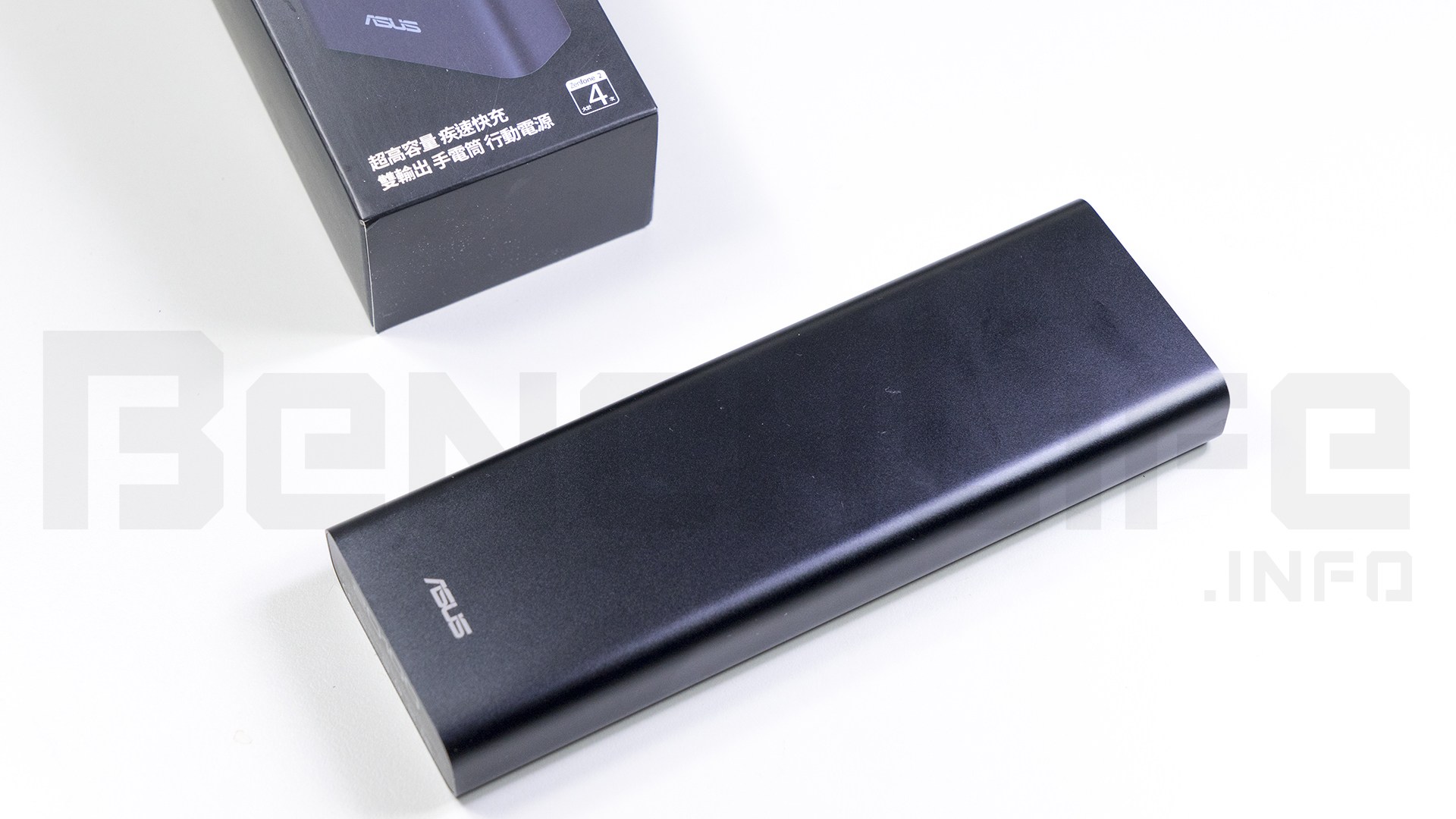 一手试 !!!　20100mAh 的电池巨兽 ZenPower Ultra 登场