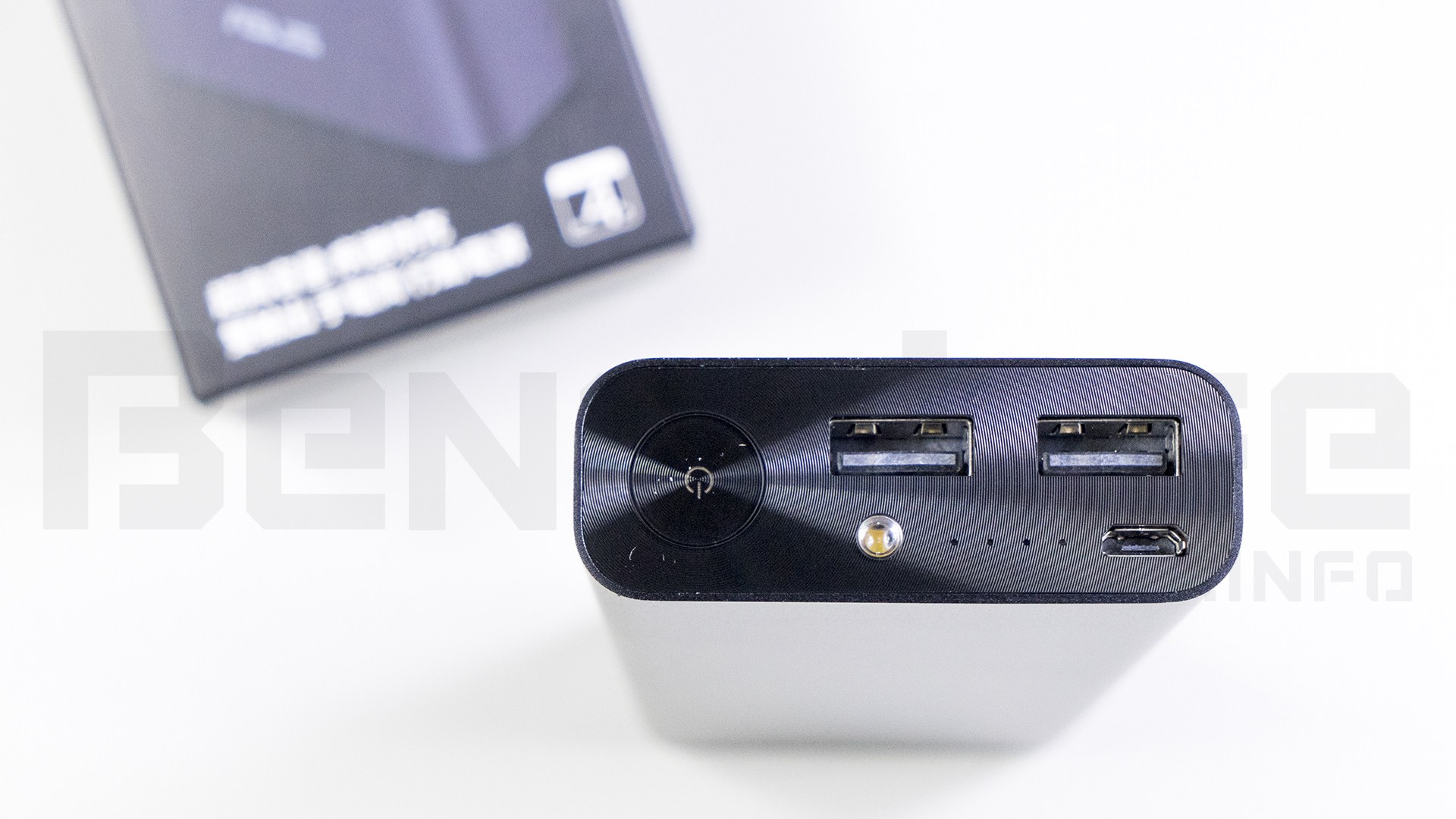 一手试 !!!　20100mAh 的电池巨兽 ZenPower Ultra 登场(2)