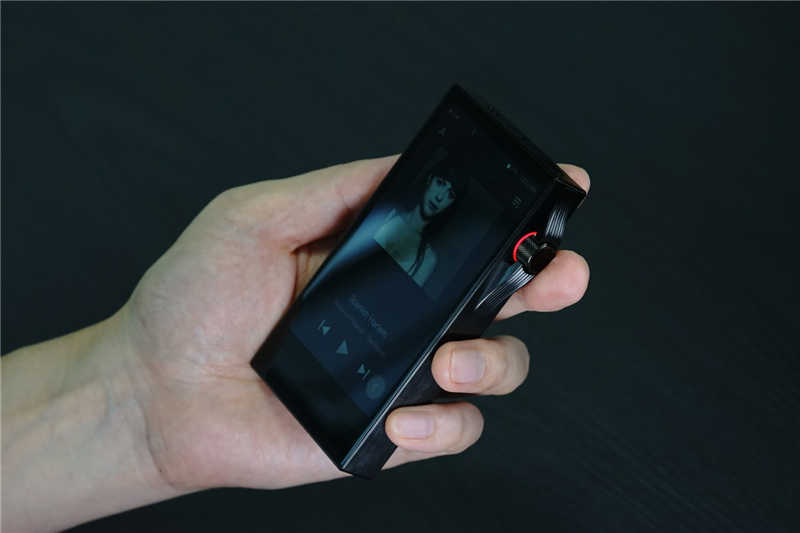 Astell&Kern 向经典致敬，推出 SA700 音乐播放器(1)