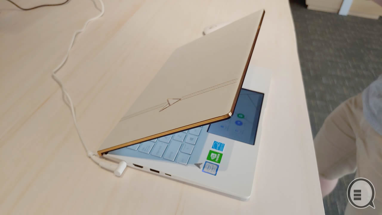 珍珠白真皮超靓 ASUS 30 周年 ZenBook 特别版到港！(2)