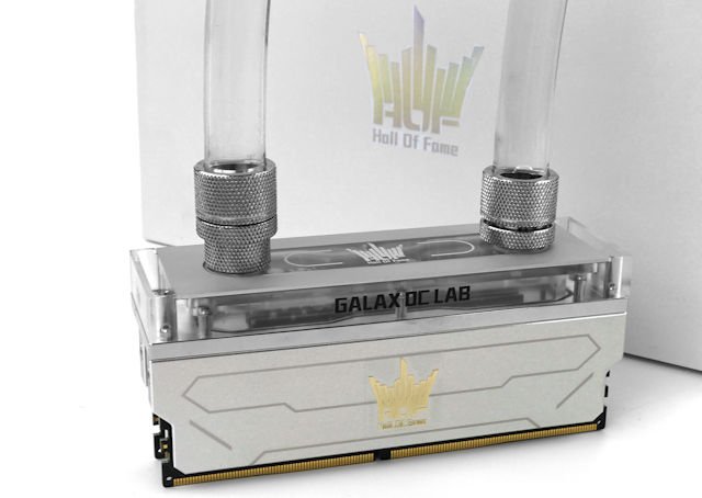 值得珍藏 !! 全球限量 50 套  Galax HOF OC Lab D4-4400 C19 16GB 记忆体